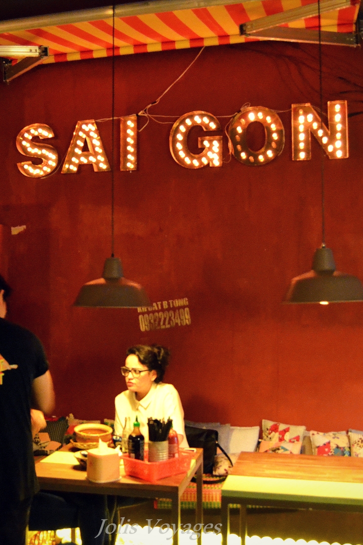 Où manger à Berlin ? Succulente street food vietnamienne à District Mot #Neon #Berlin #Saigon #Voyage