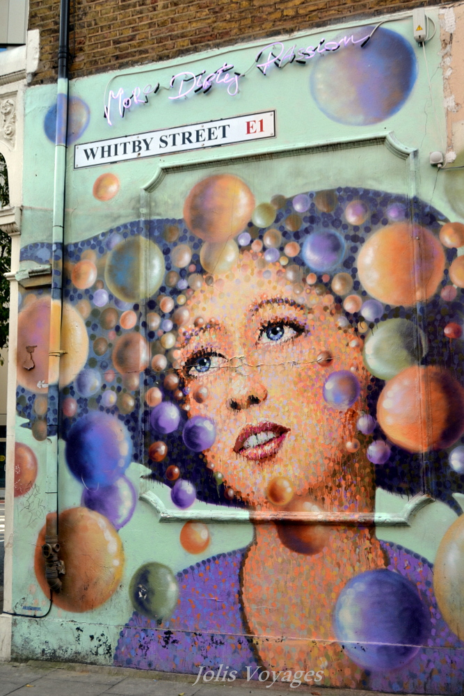 Redonner au temps son épaisseur - Street Art made in London #streetart #london