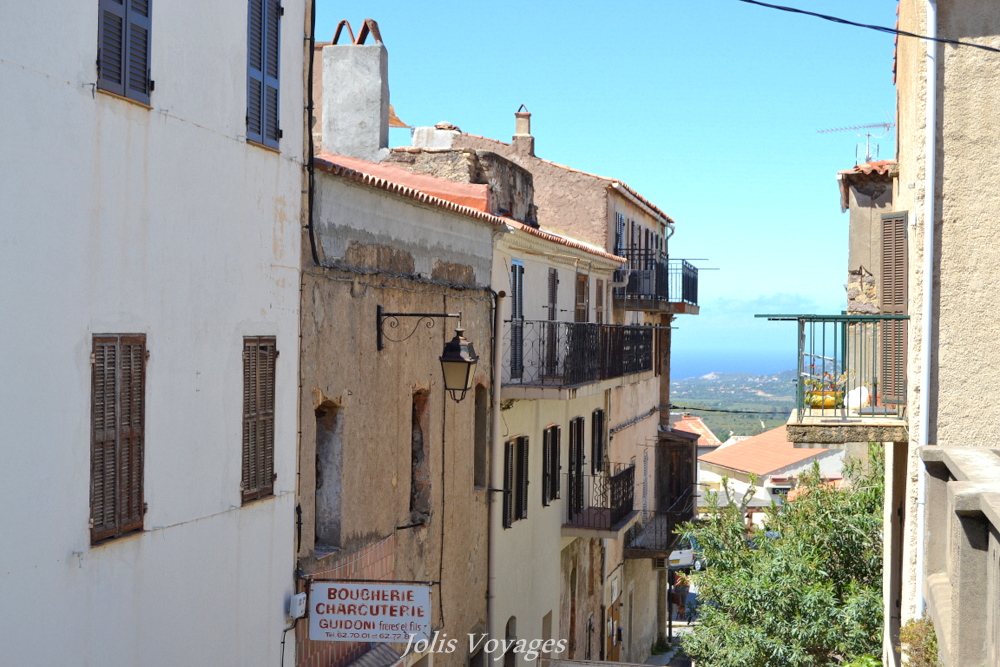  Circuit des villages perchés de Balagne Calenzana : 10 idées pour découvrir la Haute Corse #Corse #Plage #France #Voyage