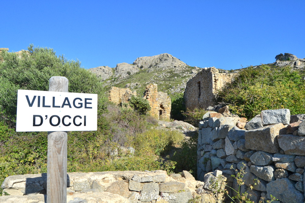  Circuit des villages perchés de Balagne (village abandonné Lumio/Occi) : 10 idées pour découvrir la Haute Corse #Corse #Plage #France #Voyage